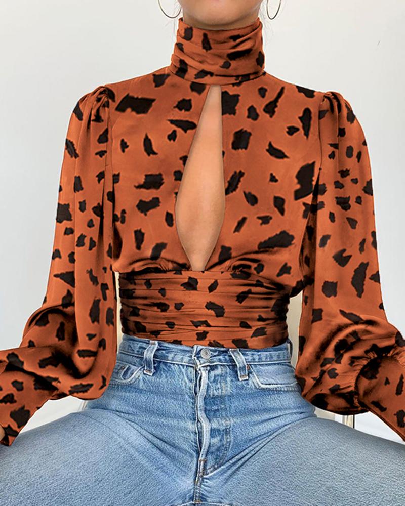 Outlet26 Leopard Cut Out Chest Tight Waist Blouse brown
